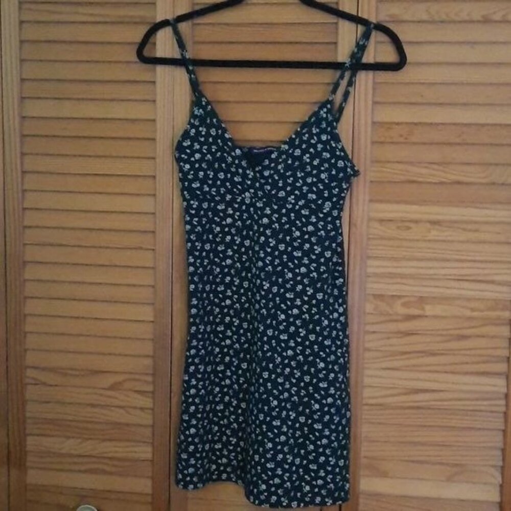 Brandy Melville Green Floral Print Vneck Spaghetti Strap Sundress Size Small